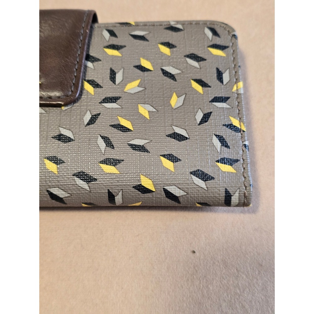 Fossil‎ Grey Geometric Print Slim Bifold Wallet Yellow Diamond Snap Closure - Picture 4 of 11